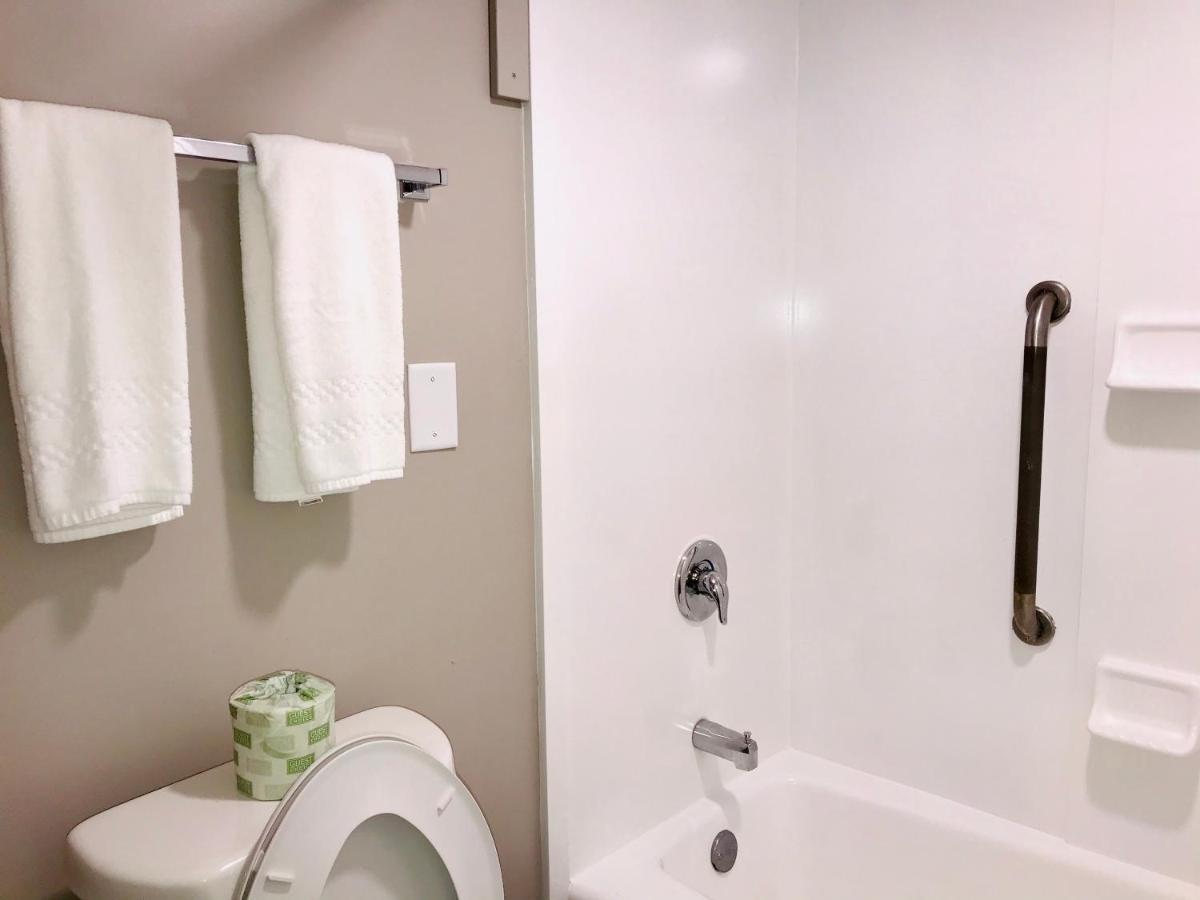 Studio 6 Dublin, Ga Ngoại thất bức ảnh
