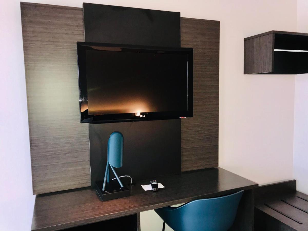 Studio 6 Dublin, Ga Ngoại thất bức ảnh