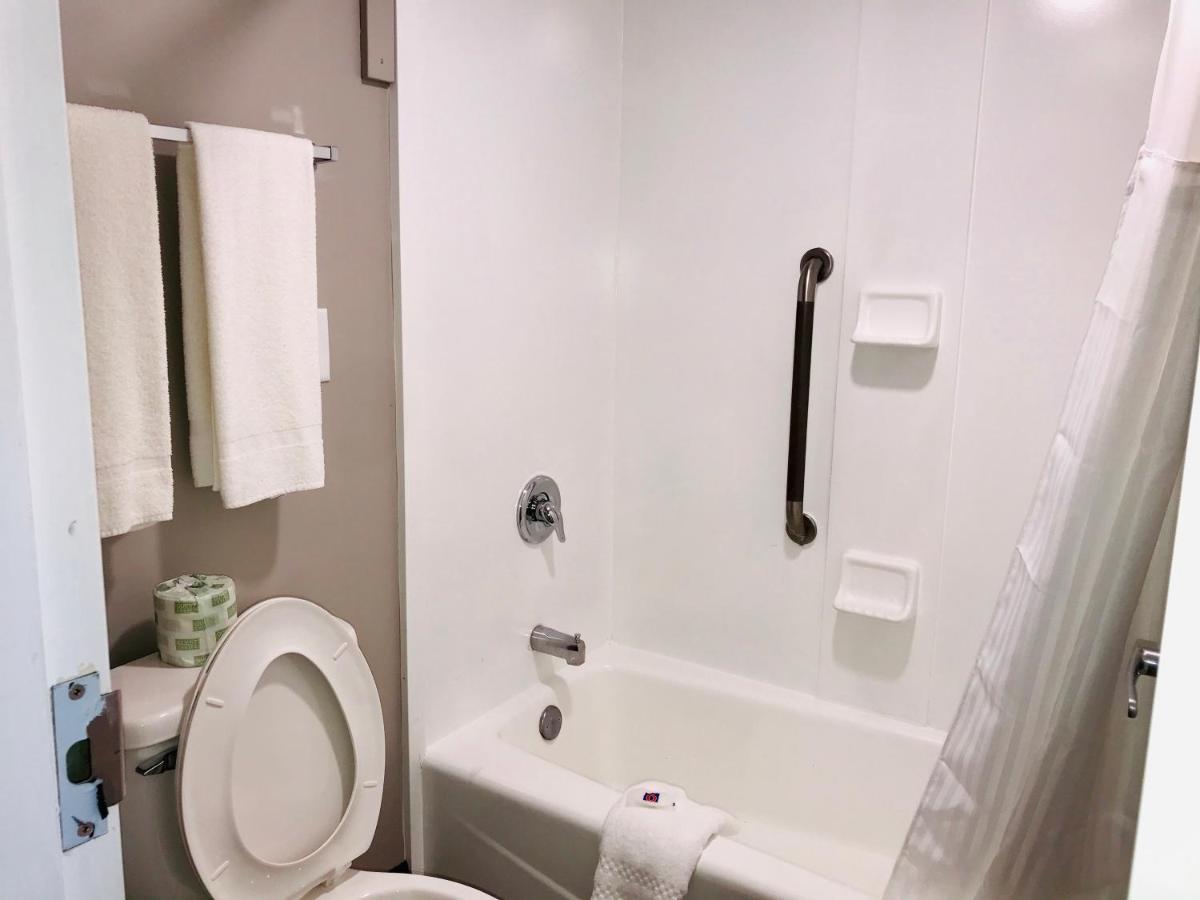 Studio 6 Dublin, Ga Ngoại thất bức ảnh