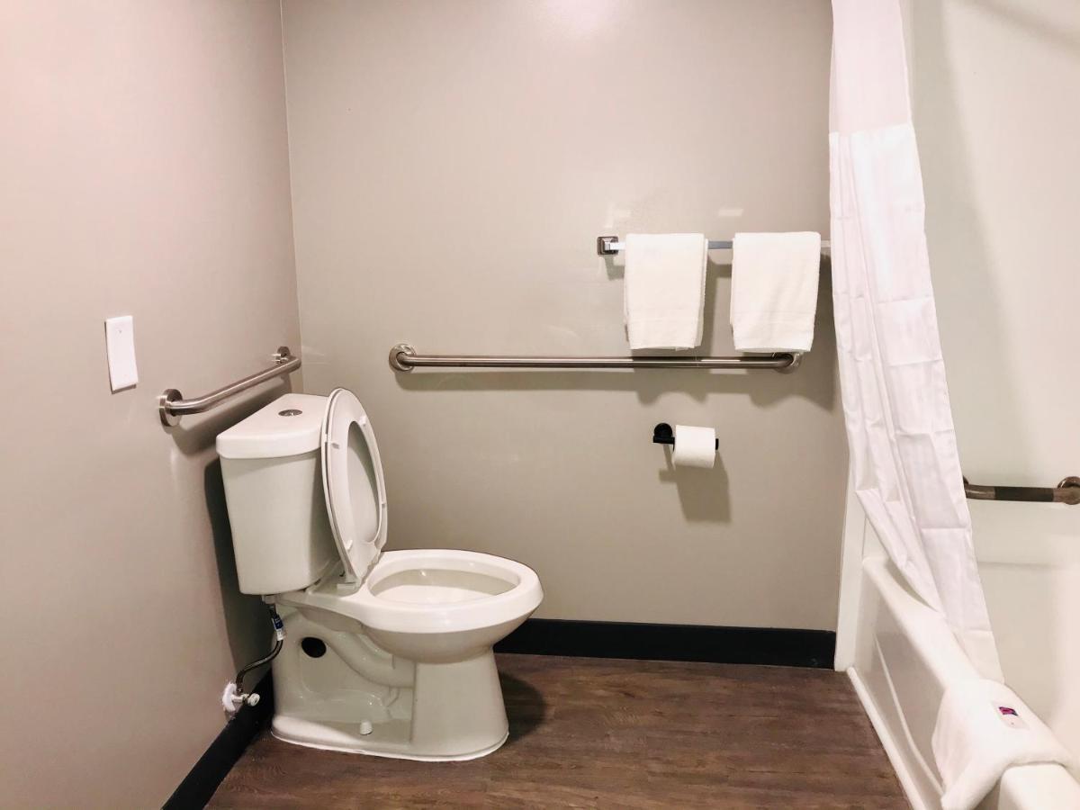 Studio 6 Dublin, Ga Ngoại thất bức ảnh