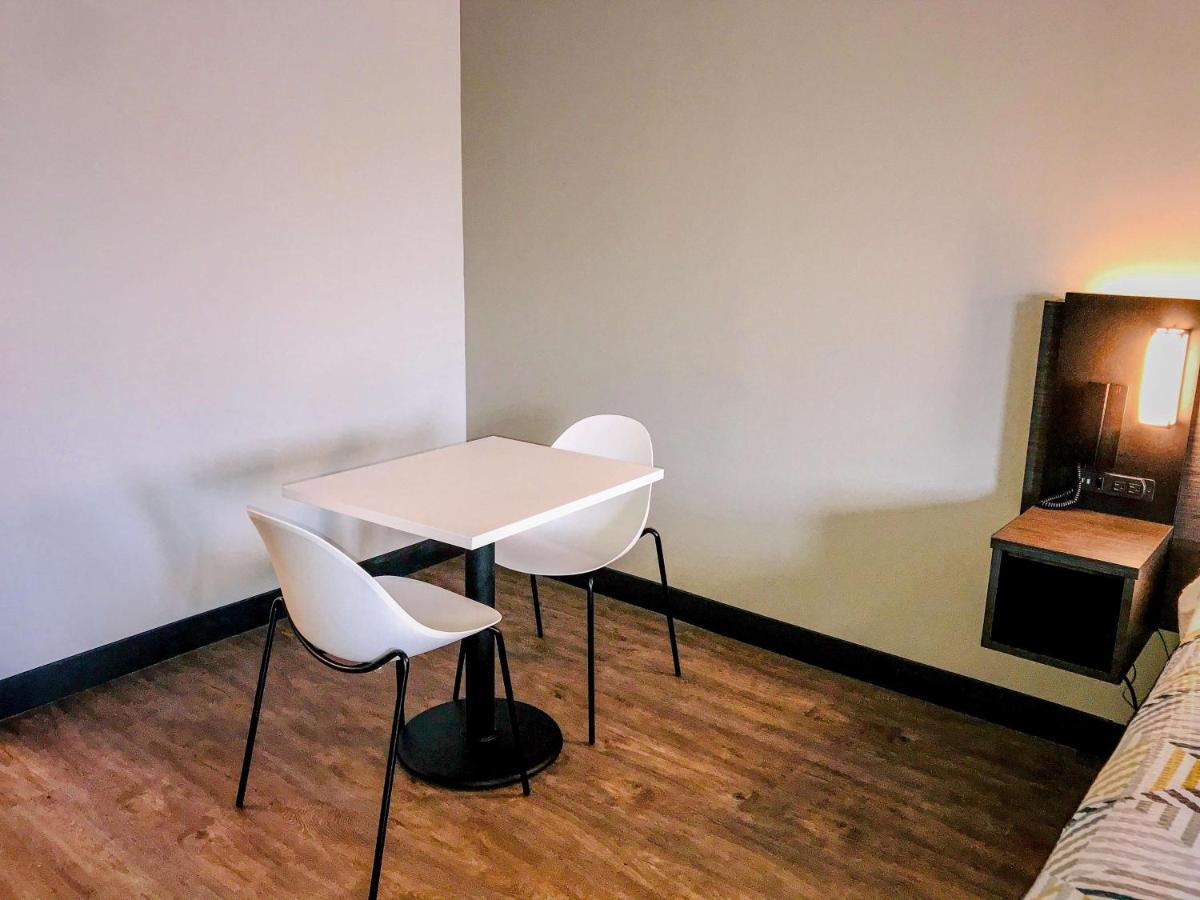 Studio 6 Dublin, Ga Ngoại thất bức ảnh