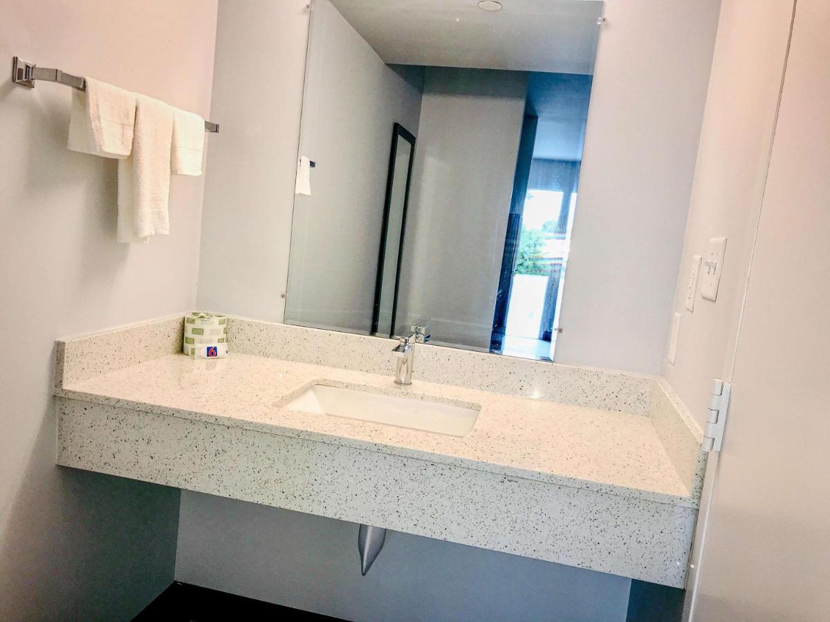 Studio 6 Dublin, Ga Ngoại thất bức ảnh