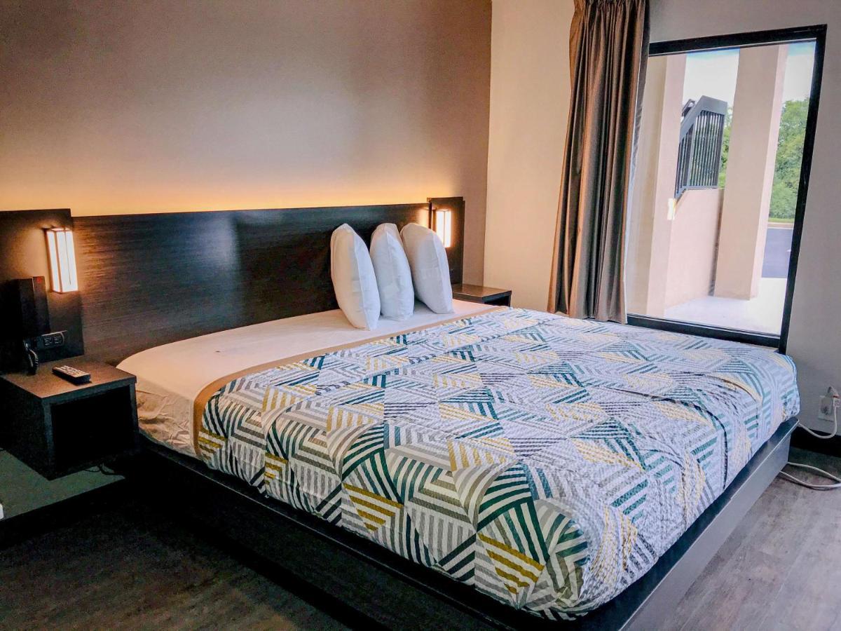 Studio 6 Dublin, Ga Ngoại thất bức ảnh